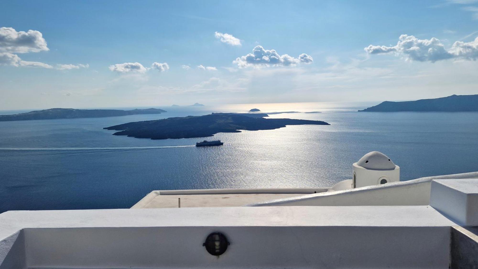 Вилла Karpimo Horizon - Caldera View With Private Hot Tub Фиростефани Экстерьер фото