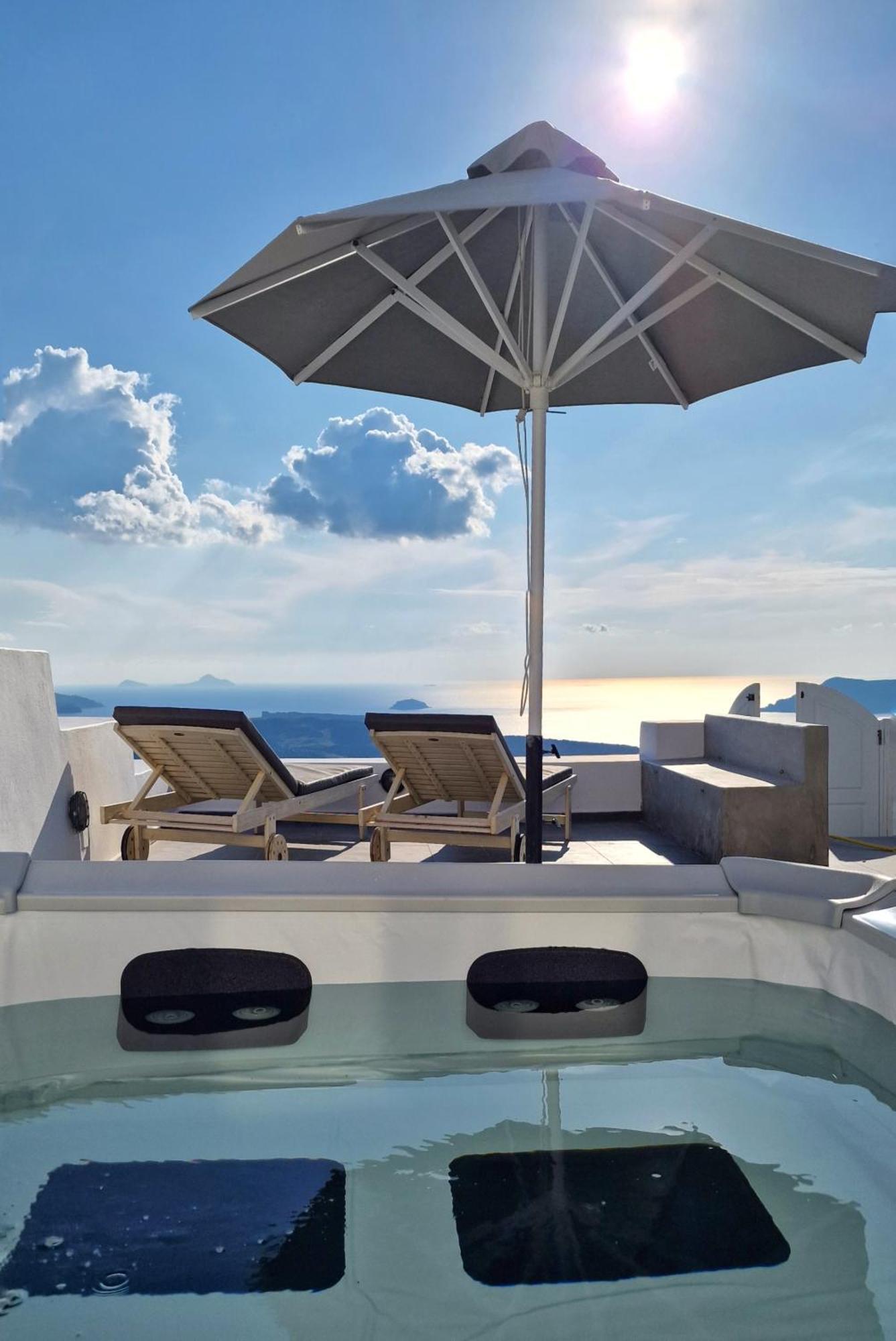 Вилла Karpimo Horizon - Caldera View With Private Hot Tub Фиростефани Экстерьер фото