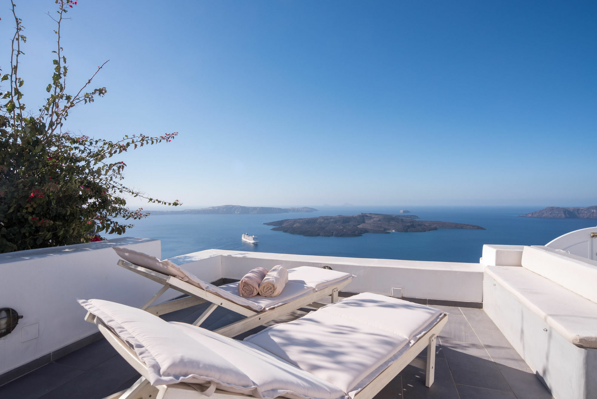 Вилла Karpimo Horizon - Caldera View With Private Hot Tub Фиростефани Экстерьер фото
